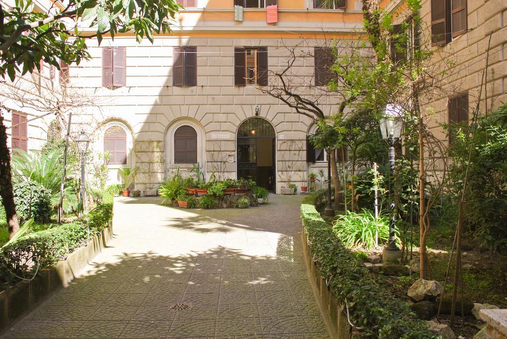 Appartamento Larisarooms โรม ภายนอก รูปภาพ