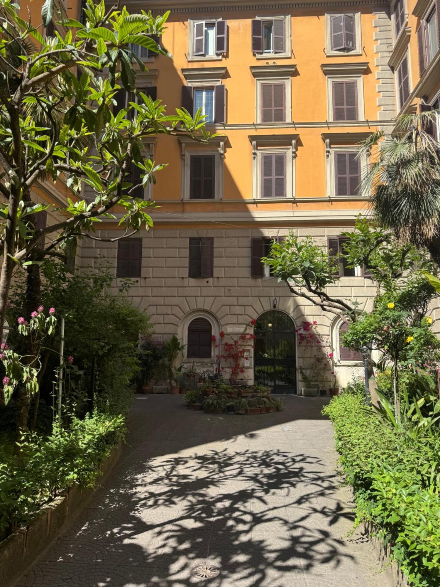 Appartamento Larisarooms โรม ภายนอก รูปภาพ