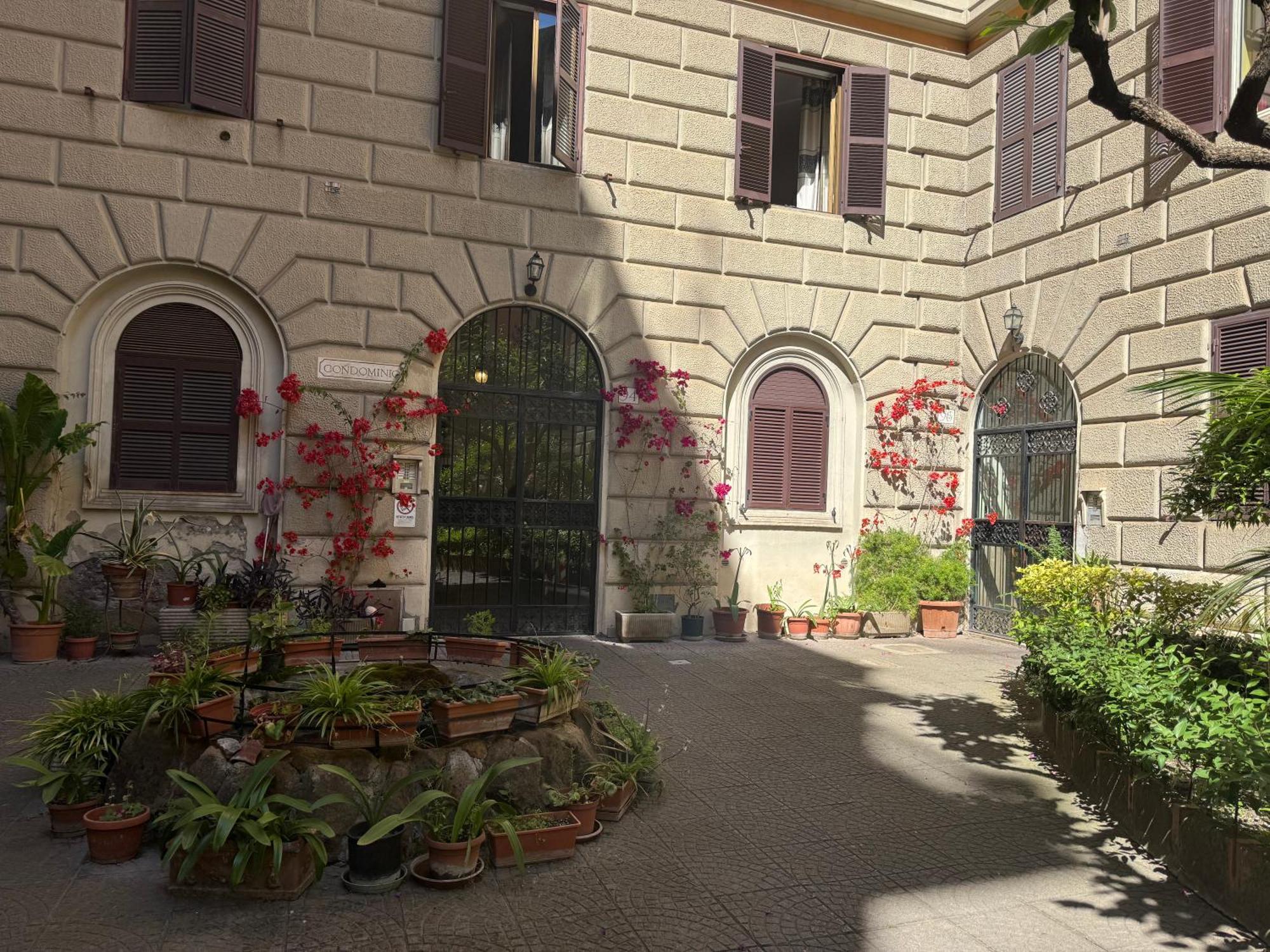 Appartamento Larisarooms โรม ภายนอก รูปภาพ
